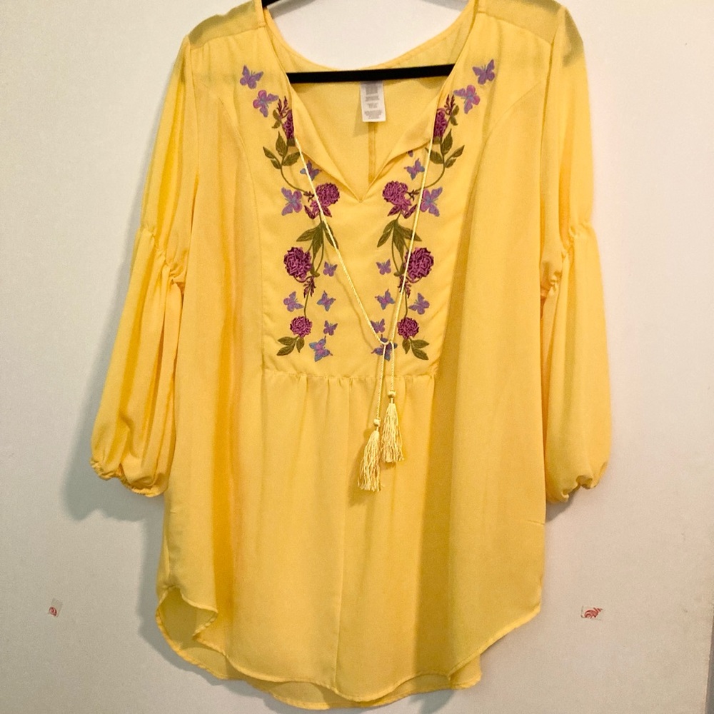 Beautiful NWOT X Lg Yellow Chiffon Blouse